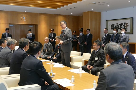 WEBP8上_真2(知事).JPG