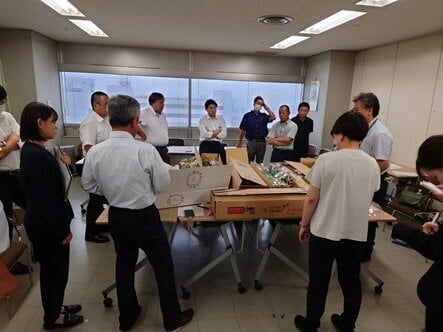 webP1花②カーネーション出荷容器検討会.JPG