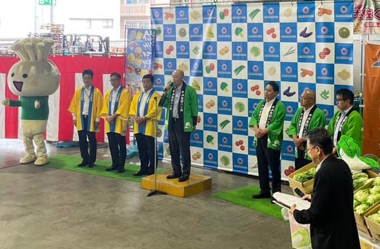 P5_挨拶をするJA長野八ヶ岳の津金組合長.jpg