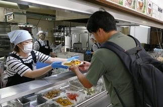 webP8下_大学生協食育ランチ②.JPG