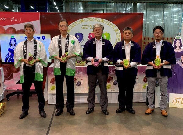 出荷本格化に向け「ぶどう三姉妹®」のトップセールスを開催