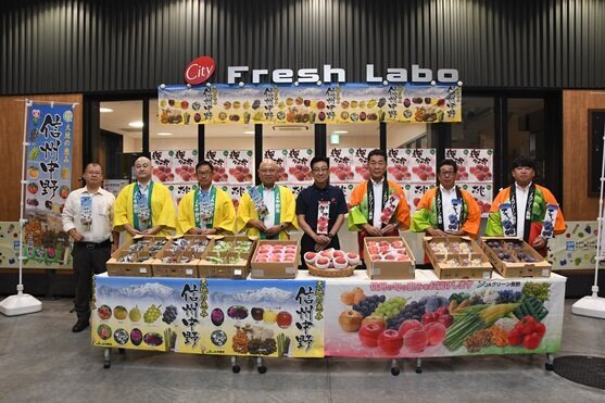 豊洲市場でJAグリーン長野とJA中野市の合同トップセールスを開催