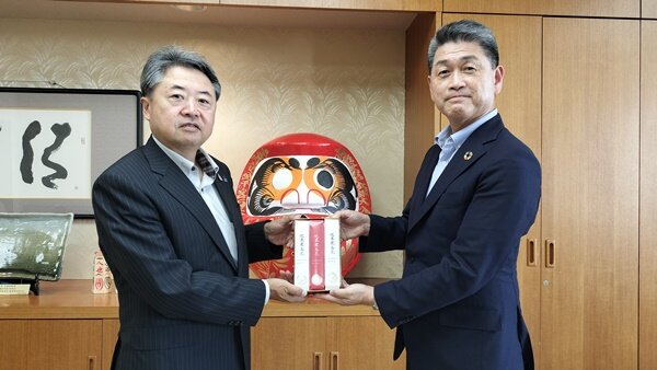 東洋ライス(株)より「世界最高米」を贈呈されました