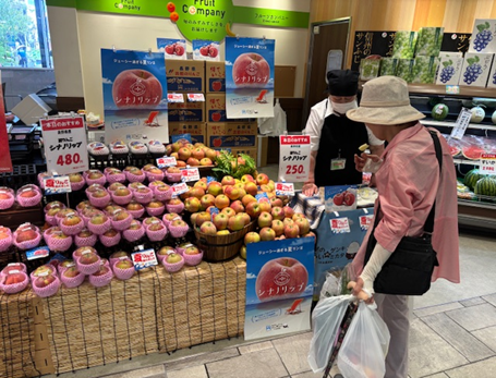 リンゴシーズン到来！　　　　　　　　　　長野駅ビルで「シナノリップ」宣伝会