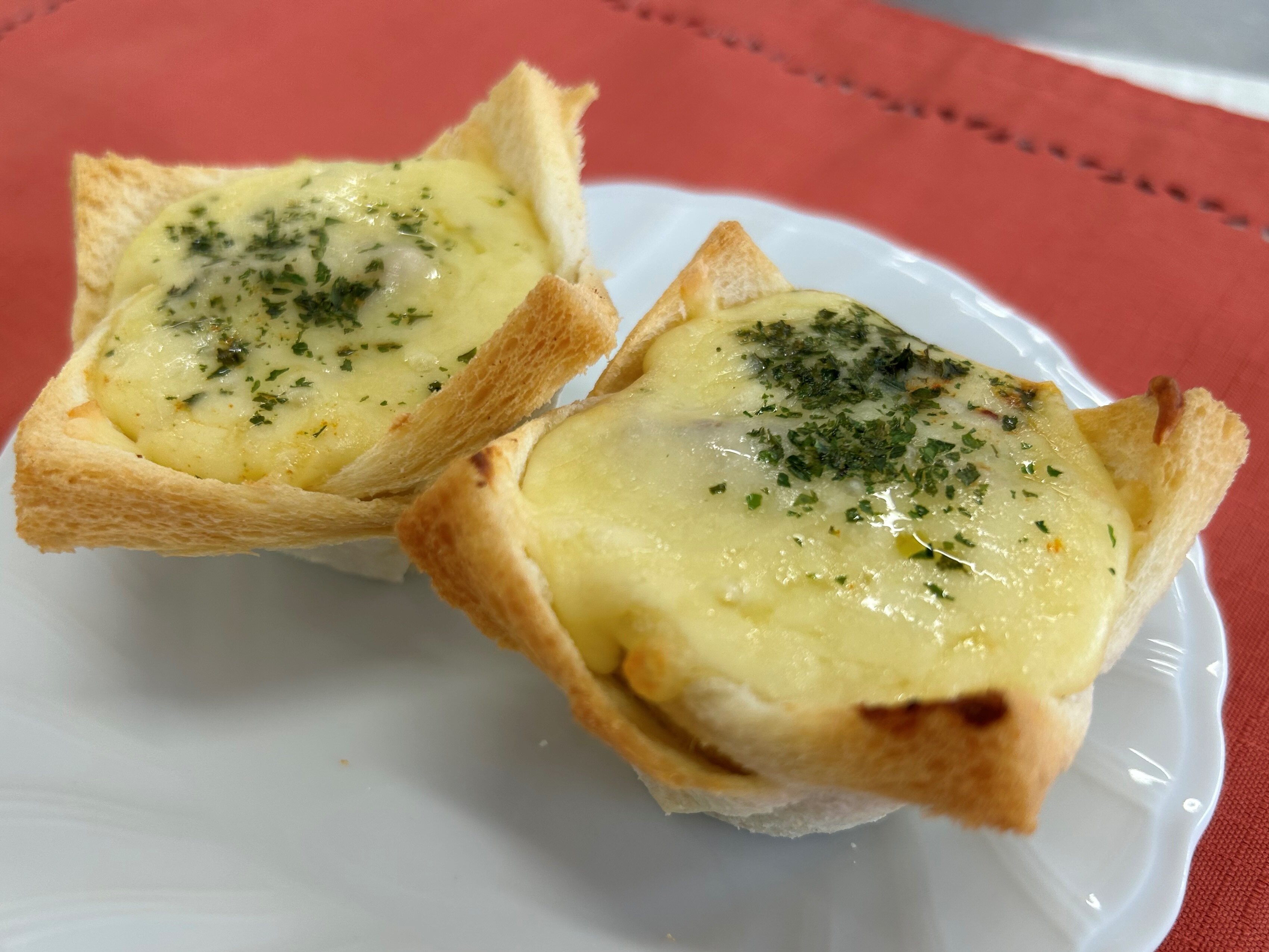 作って簡単、見てオシャレ、食べて美味しい!! パンMISOグラタン