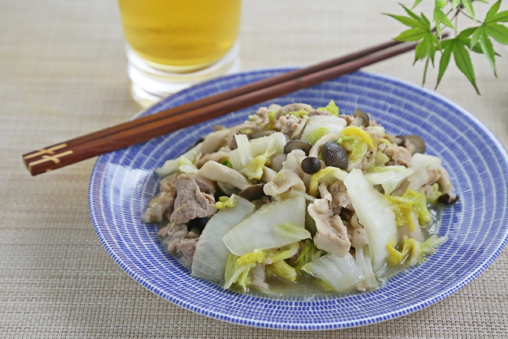 白菜とぶなしめじのうまみそ肉炒め