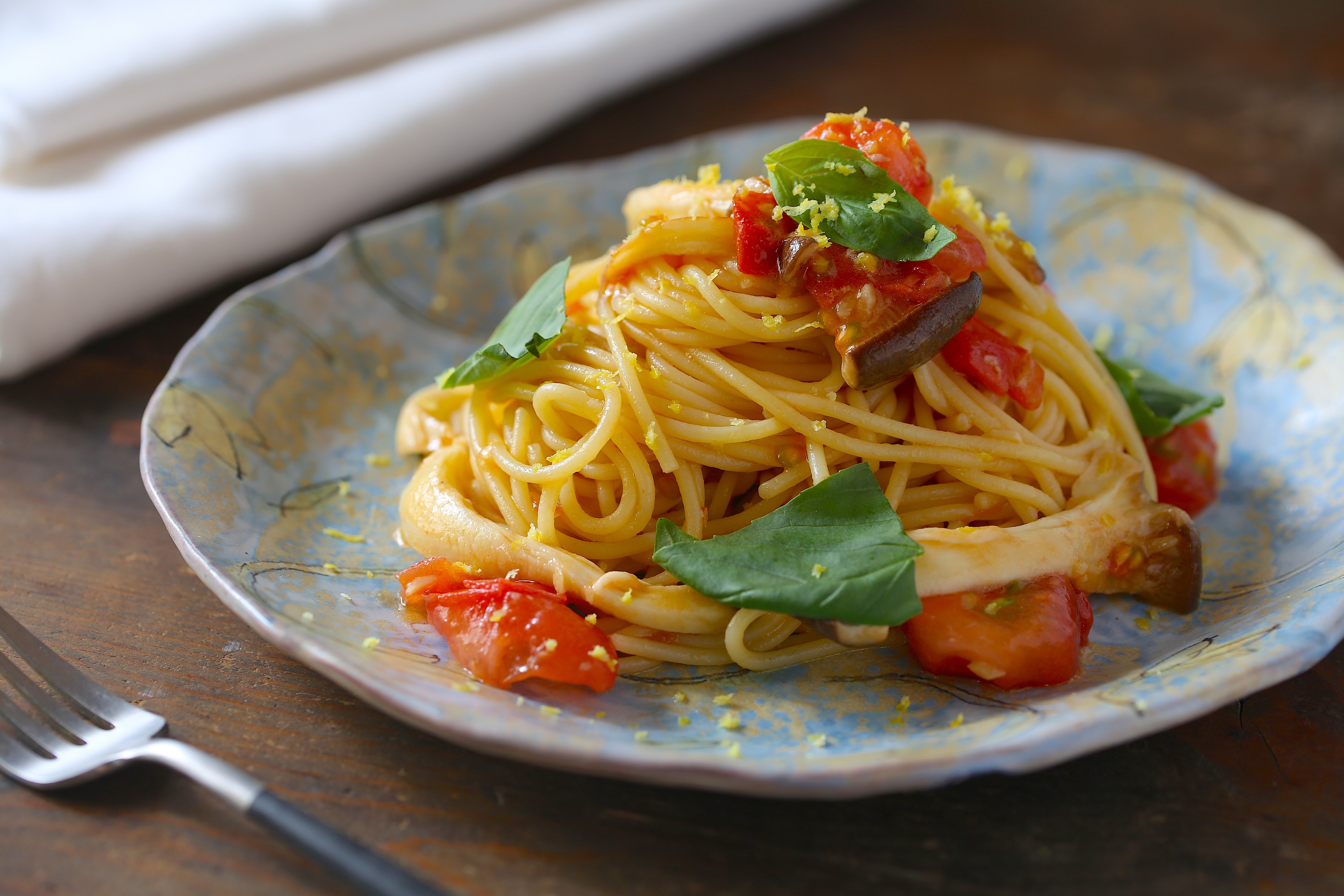 エリンギとトマトの冷製パスタ