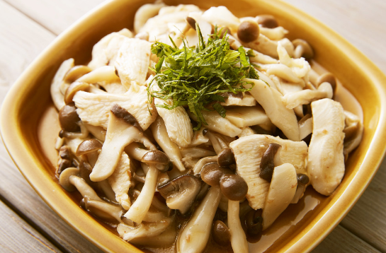 きのこと鶏肉の梅肉風味マリネ