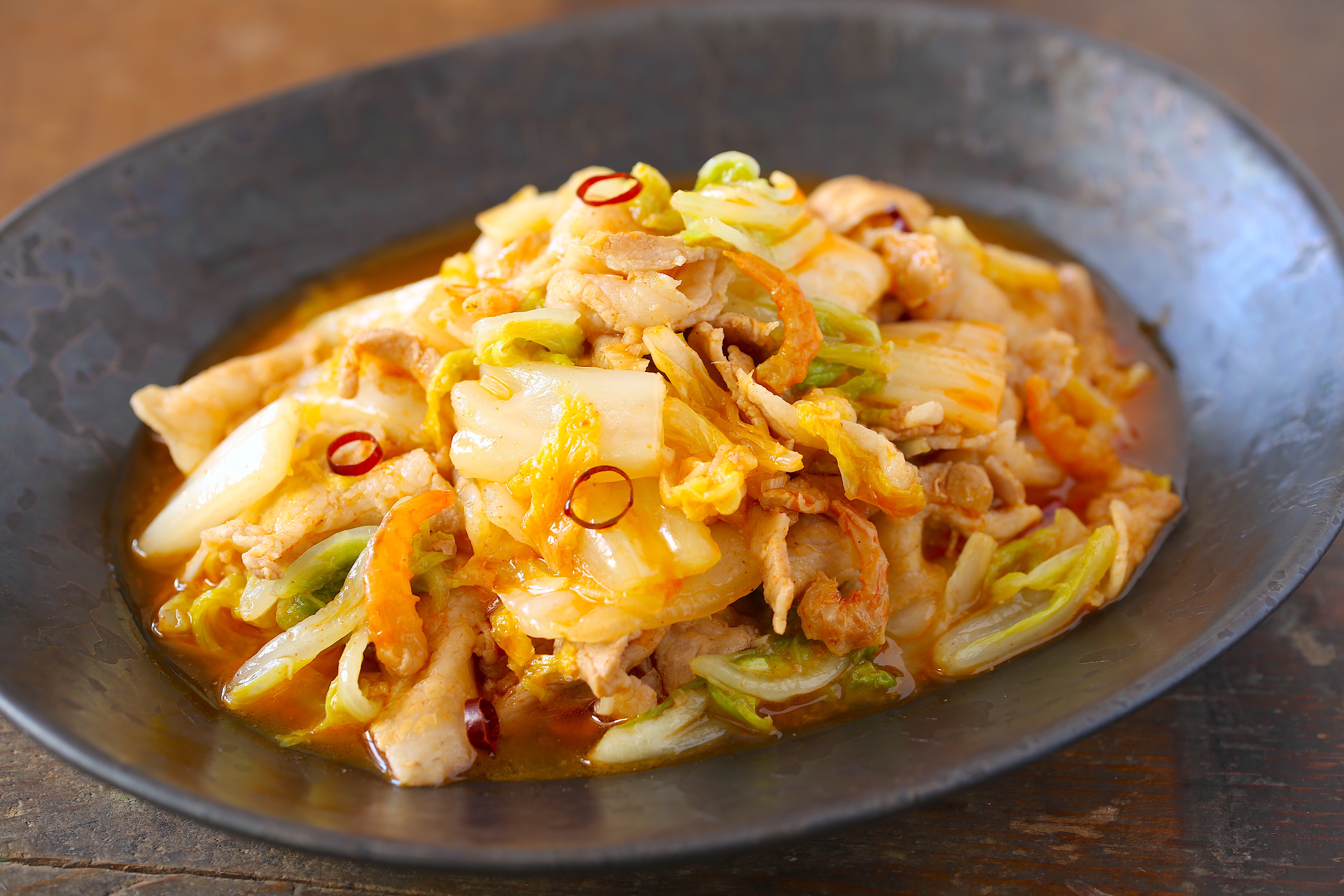 ピリ辛！豚バラの白菜旨味炒め