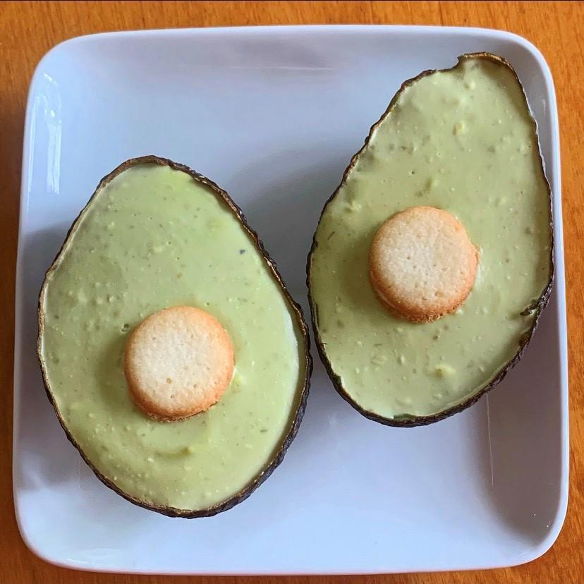 アボカドと甘酒のレアチーズケーキ