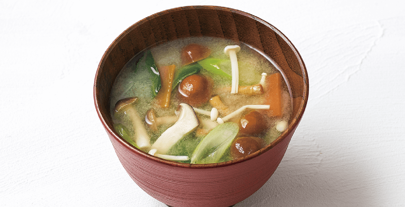 きのこと野菜のたっぷりみそ汁