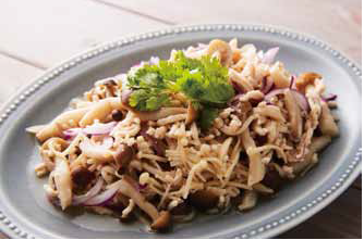きのこと鶏肉のタイ風マリネ